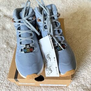 NIB Women's Salomon OUTSnap Flint Stone/Pearl Blue/Gum Hiking Boots Size 6